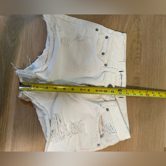 Lovers and Friends White Jean Shorts - Picture 7 of 10